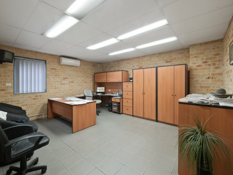 16 Saggart Field Road, Minto NSW 2566