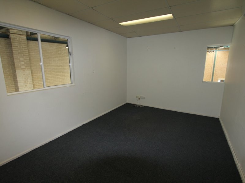 4/5 Harbord Road, Campbelltown NSW 2560