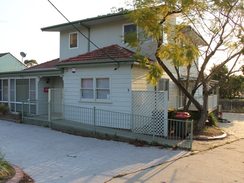 5 Kingsclare Street, Campbelltown NSW 2560