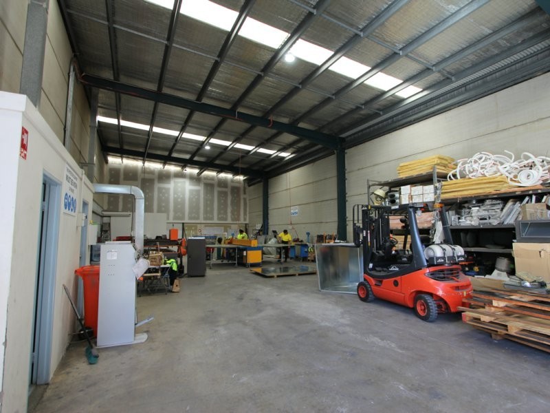 1/2 Grange Road, Leumeah NSW 2560