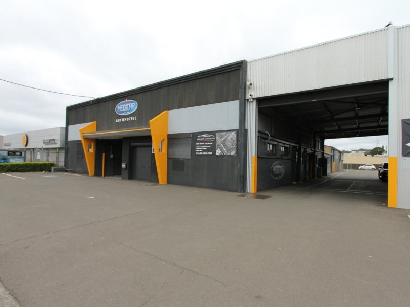 28 Blaxland Road, Campbelltown NSW 2560