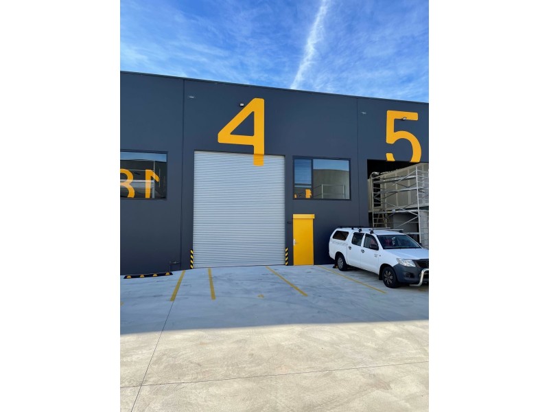 Unit 4/20 Technology Drive, Appin NSW 2560