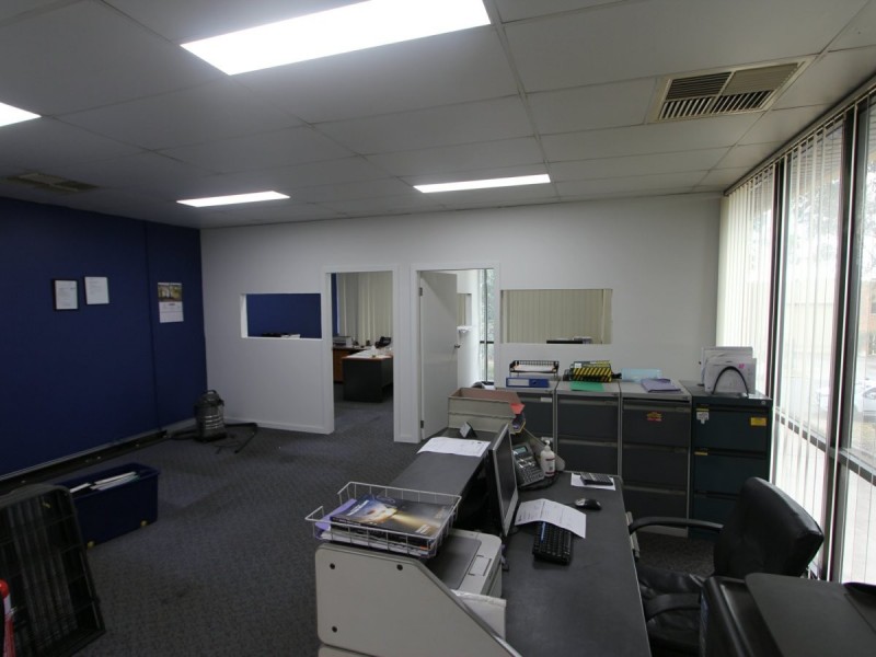 1/8 Blackmore Road, Smeaton Grange NSW 2567