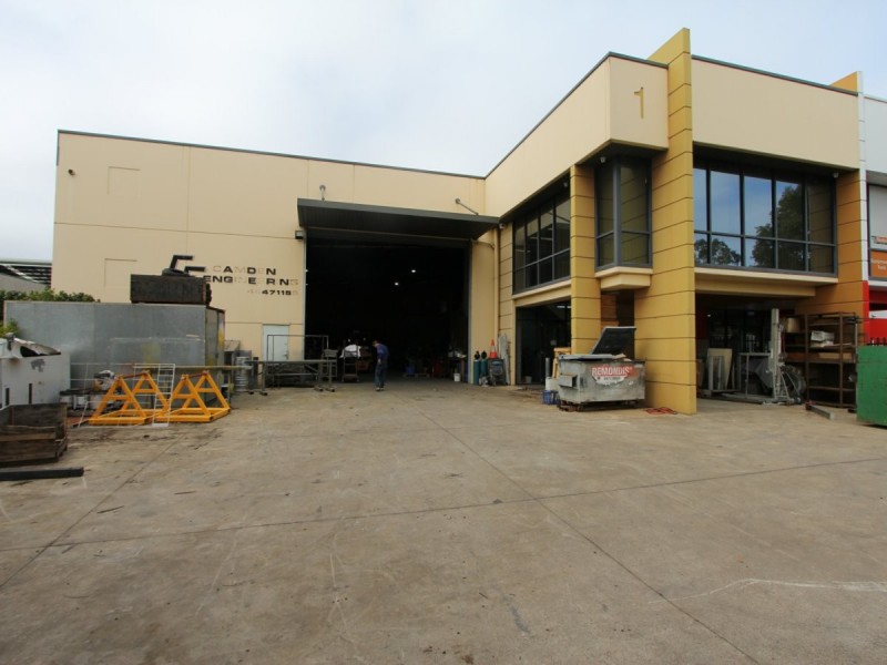 1/8 Blackmore Road, Smeaton Grange NSW 2567