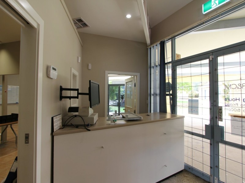 Shop 17&18/185 Airds Road, Leumeah NSW 2560