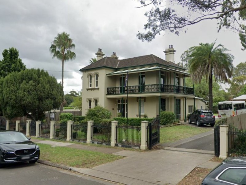 32 Lithgow Street, Campbelltown NSW 2560