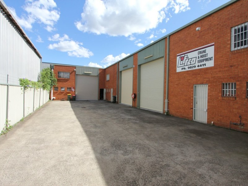 Unit 2/17 Memorial Avenue, Ingleburn NSW 2565