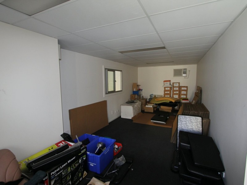 Unit 2/17 Memorial Avenue, Ingleburn NSW 2565