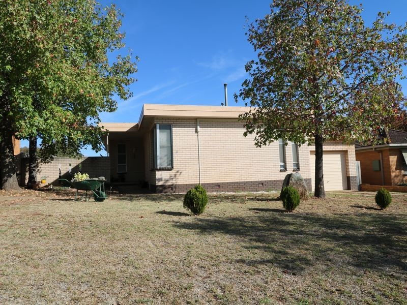 36 Walteela Avenue, Mount Austin NSW 2650