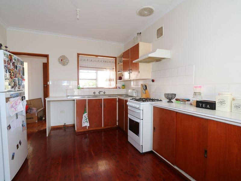 36 Walteela Avenue, Mount Austin NSW 2650