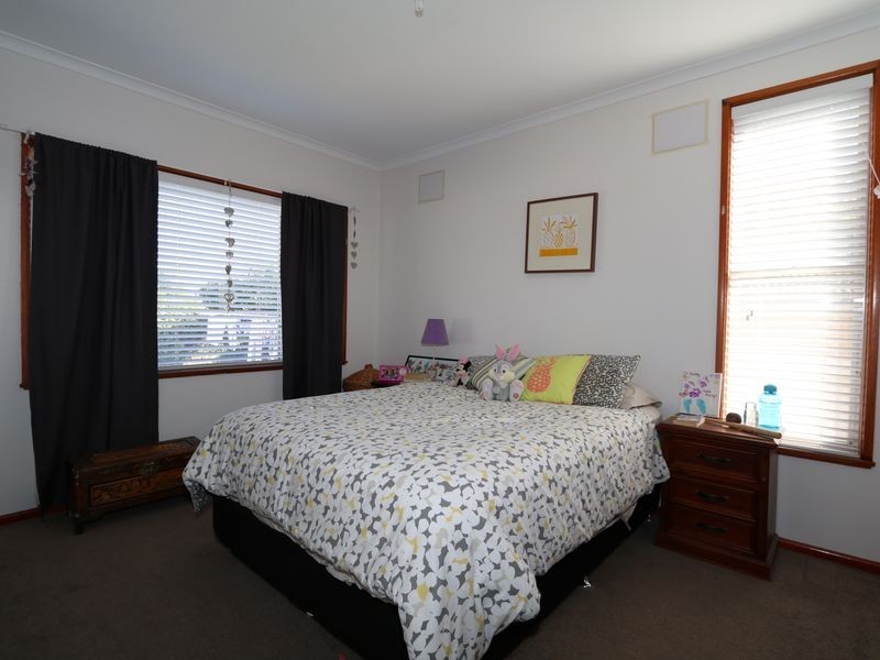 36 Walteela Avenue, Mount Austin NSW 2650