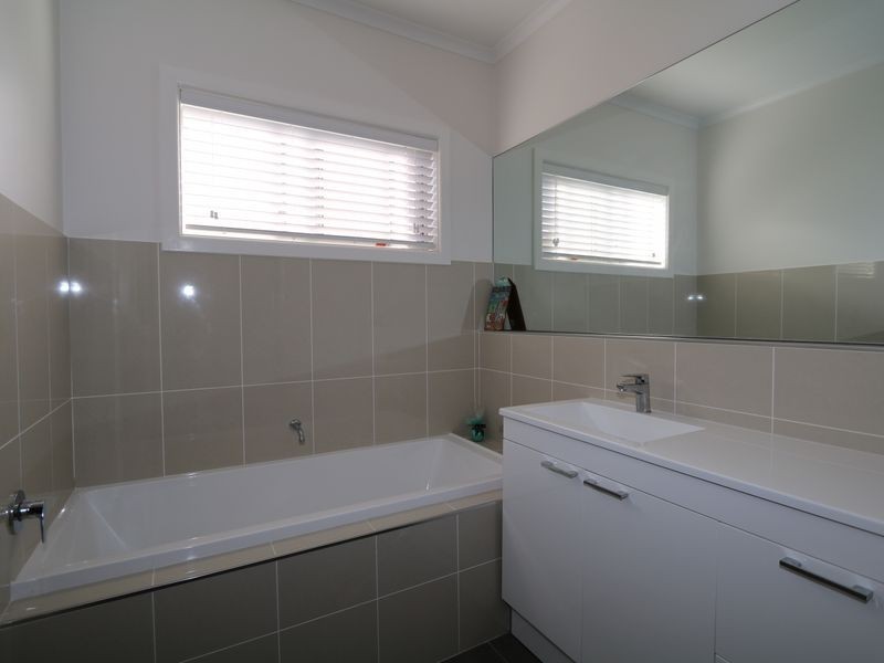 36 Walteela Avenue, Mount Austin NSW 2650