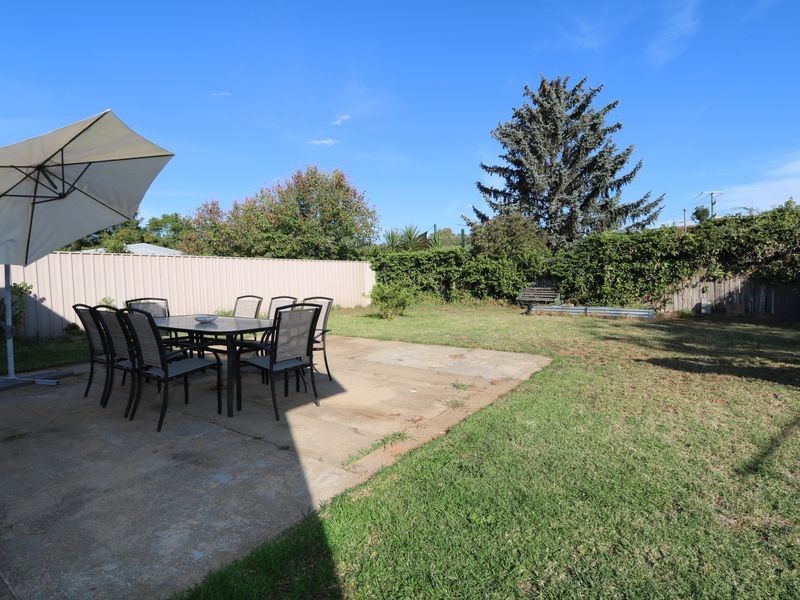 36 Walteela Avenue, Mount Austin NSW 2650