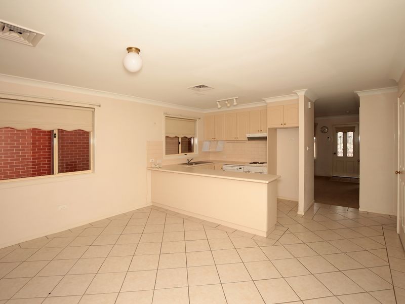 12/11 Crampton Street, Wagga Wagga NSW 2650