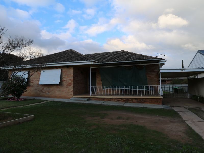 247 Lake Albert Road, Kooringal NSW 2650