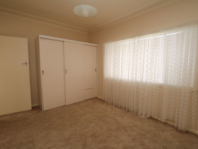 3 Walteela Avenue, Mount Austin NSW 2650