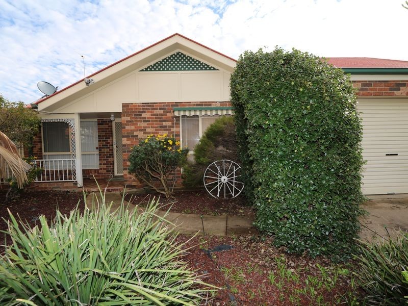 1/26 Nardoo Street, Glenfield Park NSW 2650