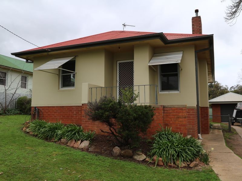 109 Macleay Street, Turvey Park NSW 2650