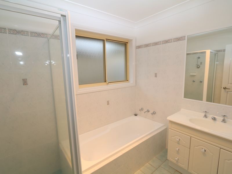 8 Fletcher Place, Kooringal NSW 2650