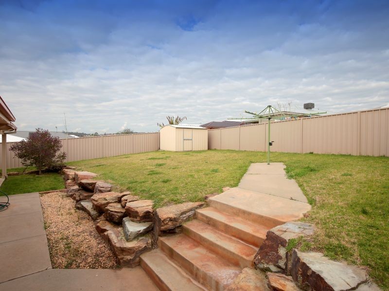 48 Yarrawah Crescent, Bourkelands NSW 2650