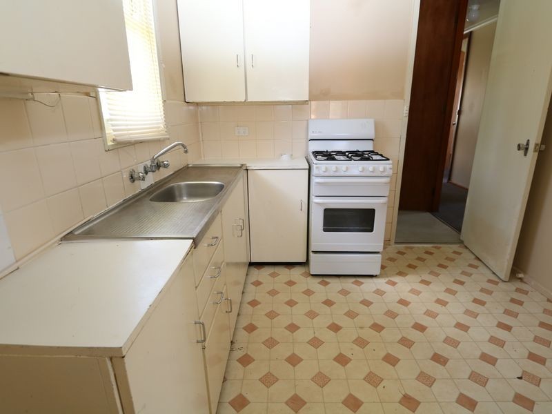 25 Ziegler Avenue, Kooringal NSW 2650