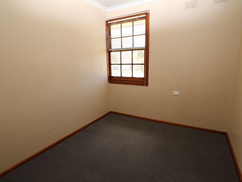 25 Ziegler Avenue, Kooringal NSW 2650