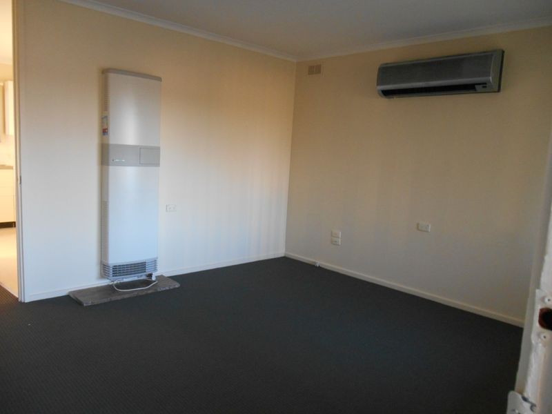 4 Rogers Place, Tolland NSW 2650