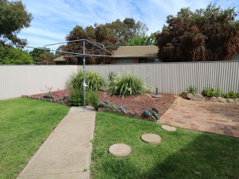 2/6 Dunn Avenue, Forest Hill NSW 2651