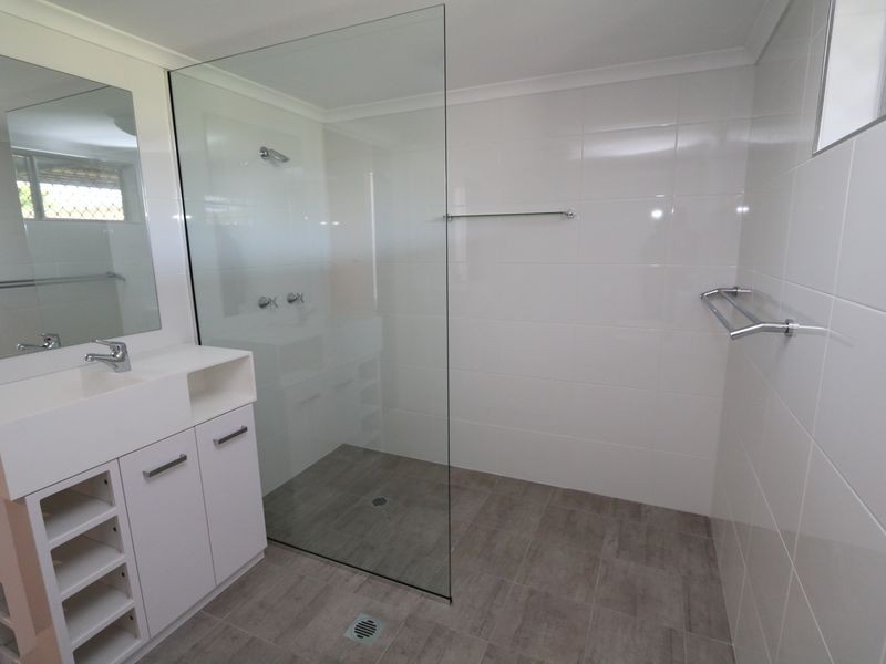 64 Nixon Crescent, Tolland NSW 2650