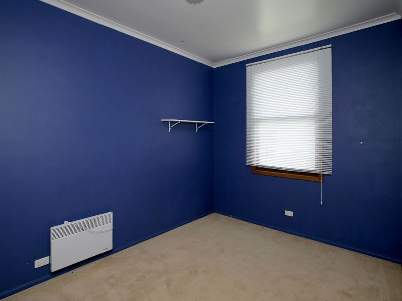 8 Phillip Avenue, Mount Austin NSW 2650