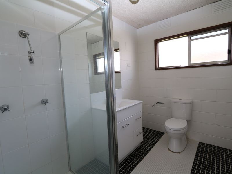 2/7 Sherwood Avenue, Kooringal NSW 2650