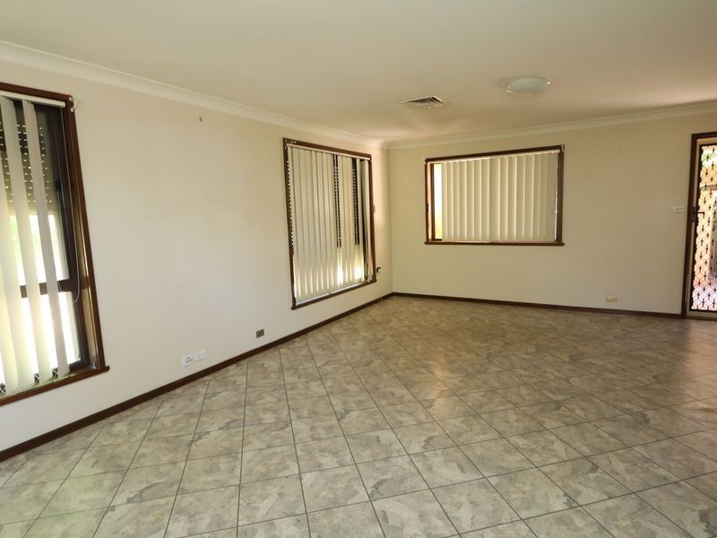 70 Jasmin Crescent, Lake Albert NSW 2650