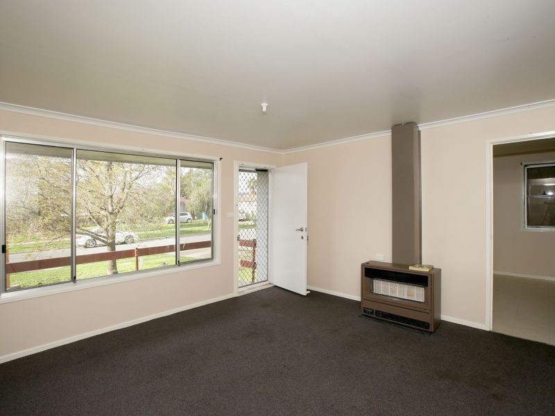 137 Raye Street, Tolland NSW 2650