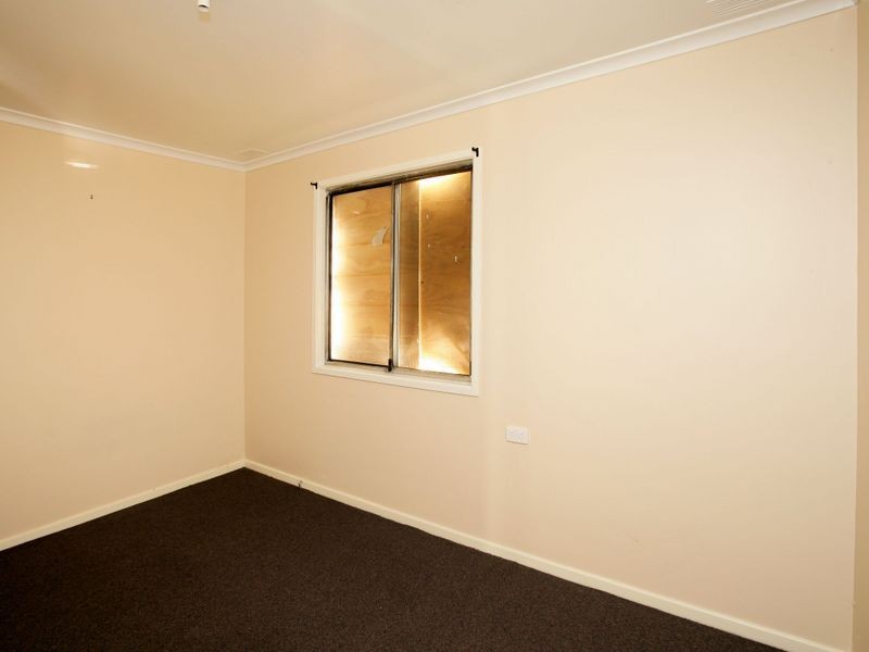 137 Raye Street, Tolland NSW 2650