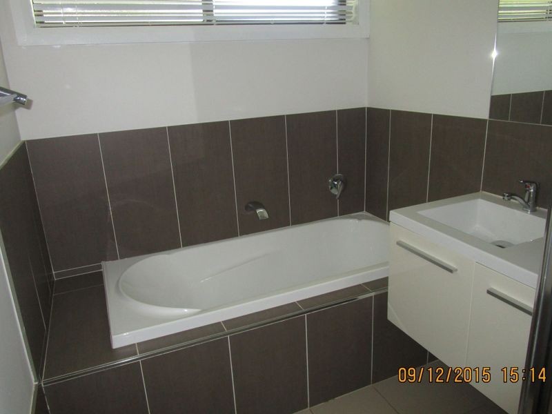 3 Grevillea Crescent, Lake Albert NSW 2650