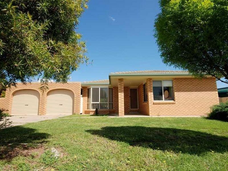9 Langi Crescent, Glenfield Park NSW 2650