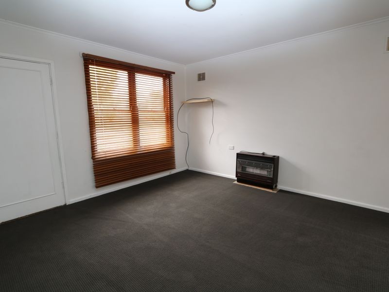44 Gilmore Avenue, Mount Austin NSW 2650