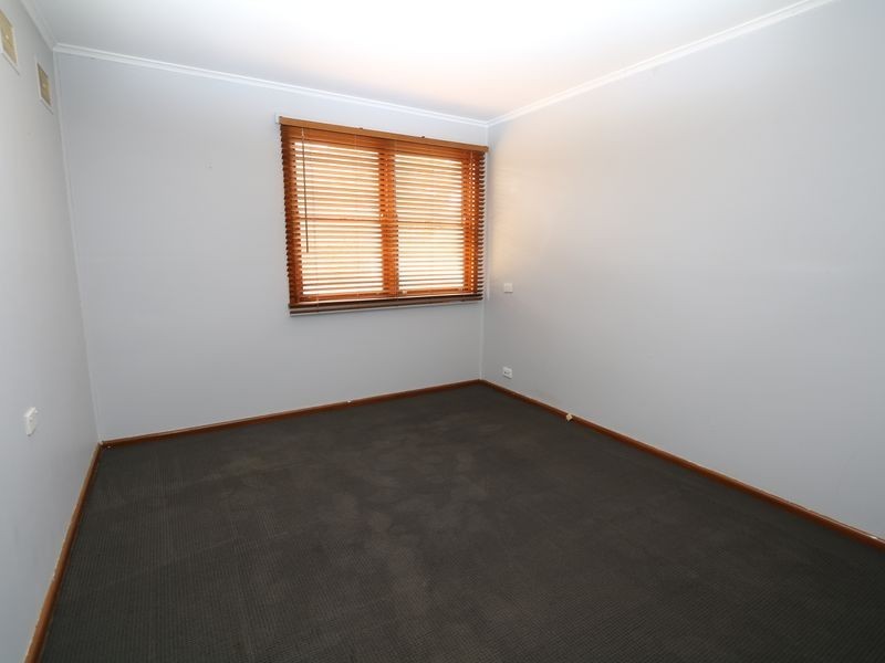 44 Gilmore Avenue, Mount Austin NSW 2650