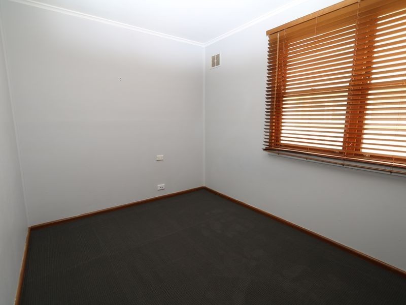 44 Gilmore Avenue, Mount Austin NSW 2650