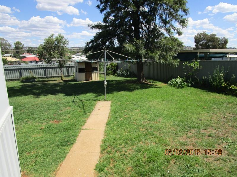44 Gilmore Avenue, Mount Austin NSW 2650