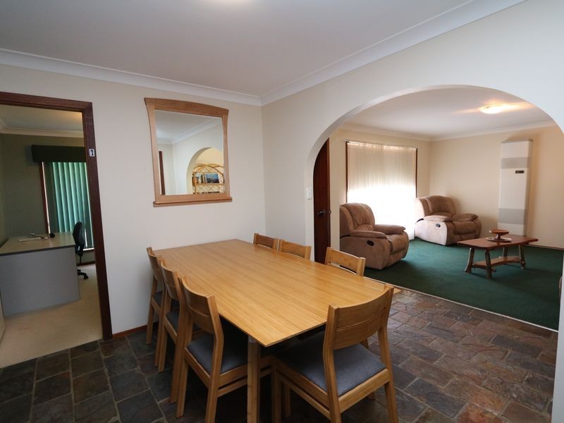 24 Pugsley Avenue, Estella NSW 2650