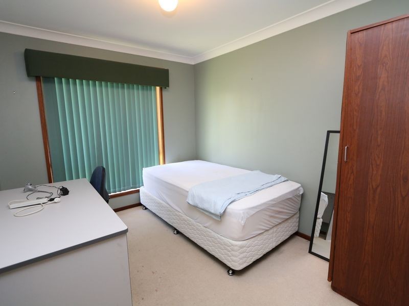 24 Pugsley Avenue, Estella NSW 2650