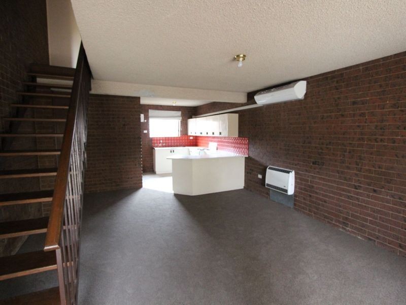 2/11 Sherwood Avenue, Kooringal NSW 2650