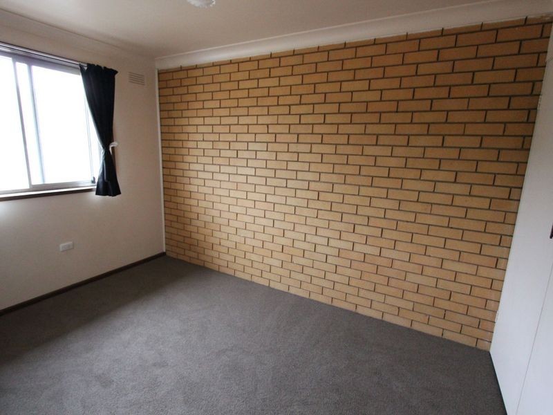 2/11 Sherwood Avenue, Kooringal NSW 2650