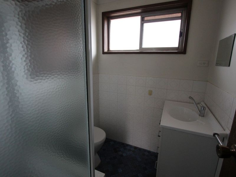 2/11 Sherwood Avenue, Kooringal NSW 2650