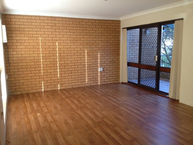 6/9 Henschke Avenue, Tolland NSW 2650
