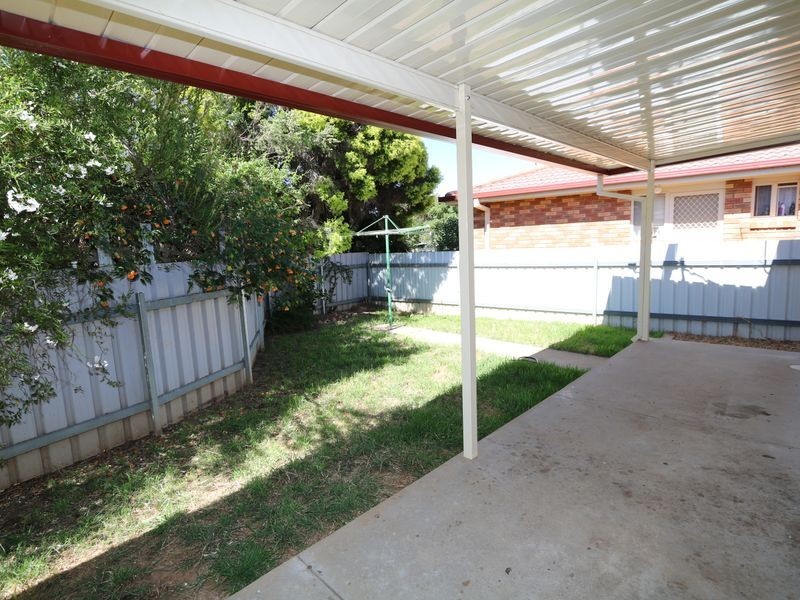 1/5 Yentoo Drive, Glenfield Park NSW 2650