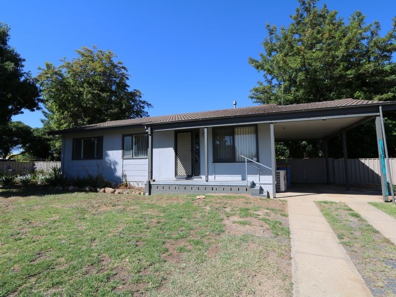 4 Rogers Place, Tolland NSW 2650
