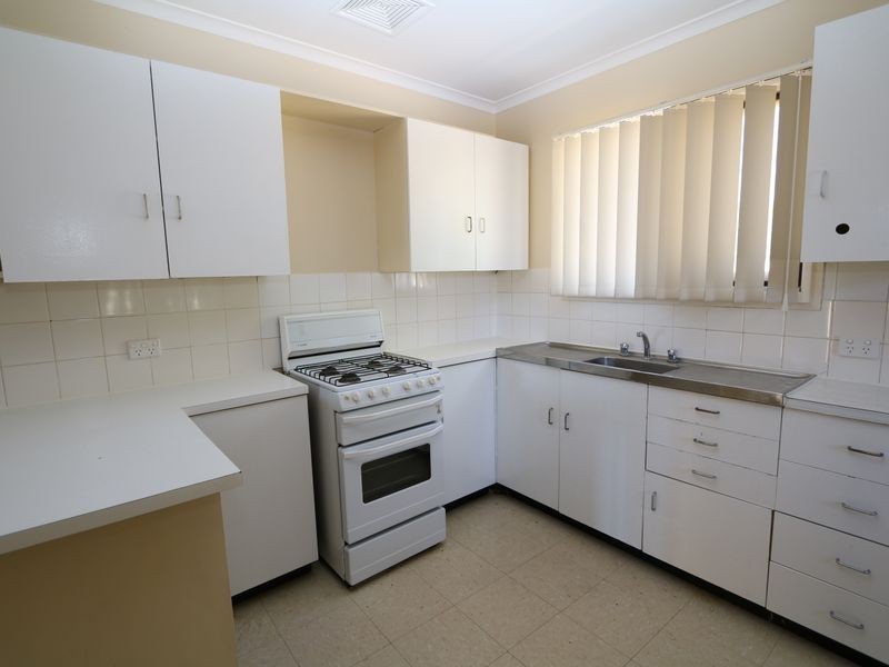 4 Rogers Place, Tolland NSW 2650