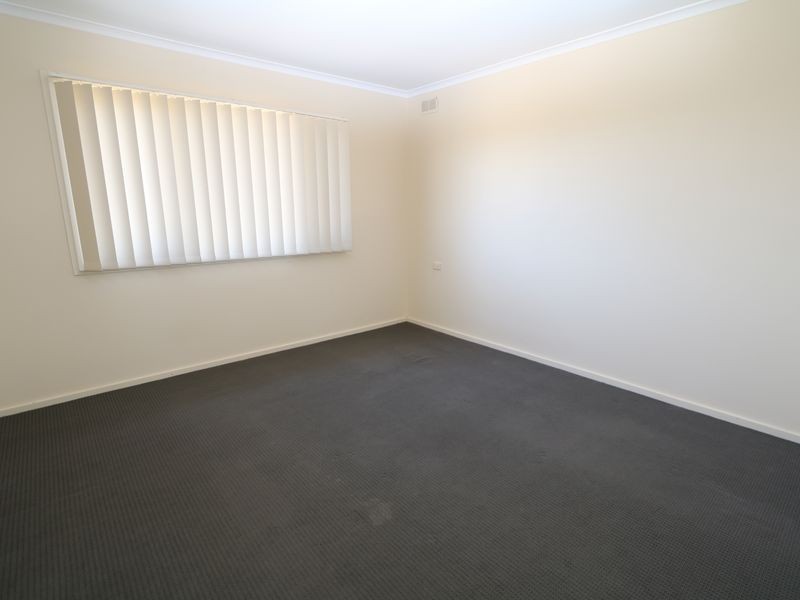 4 Rogers Place, Tolland NSW 2650